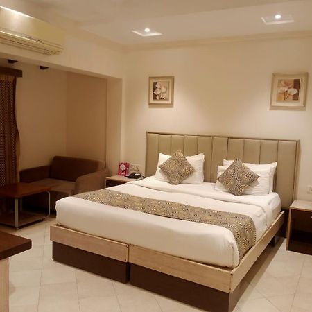 Meritas Crystal Resort Lonavala Dış mekan fotoğraf